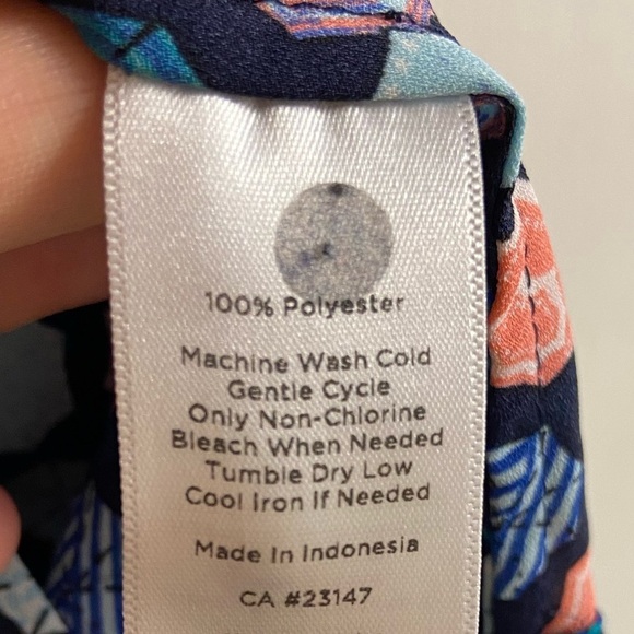 Talbots Blouse Sleeveless Button Front Medium Umbrella Print - Picture 6 of 6